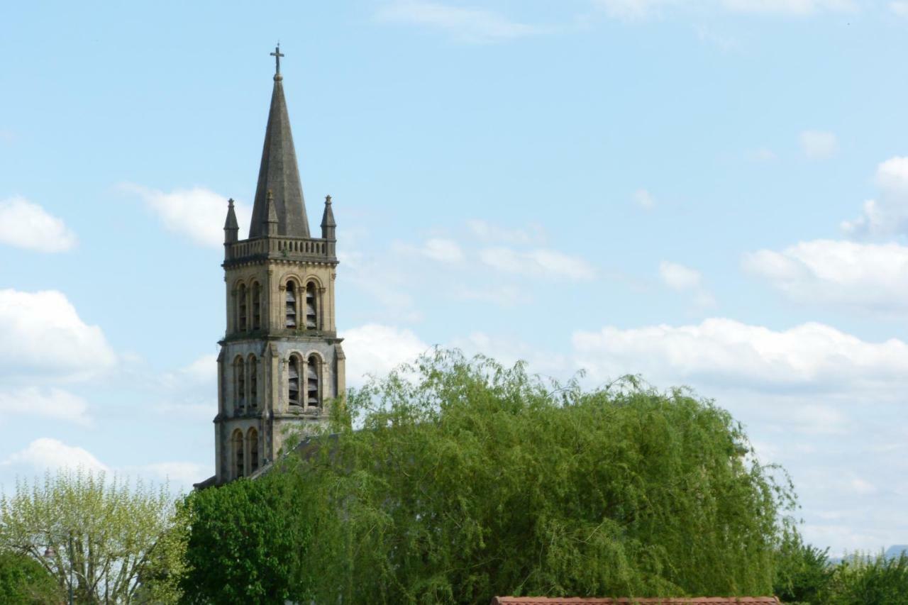 Centre De Bien-Etre Et Ses Chambres D'Hote Villeneuve-de-Rivière Exteriér fotografie